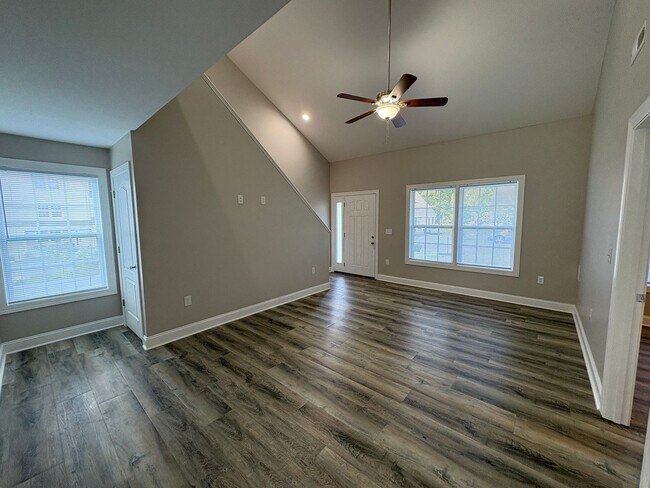 Building Photo - Available for the 2026-2027 lease term.