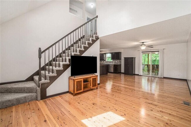Building Photo - 1853 Chickadee Dr
