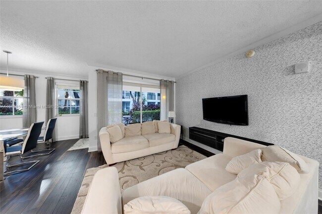 Building Photo - 3245 NE 184th St