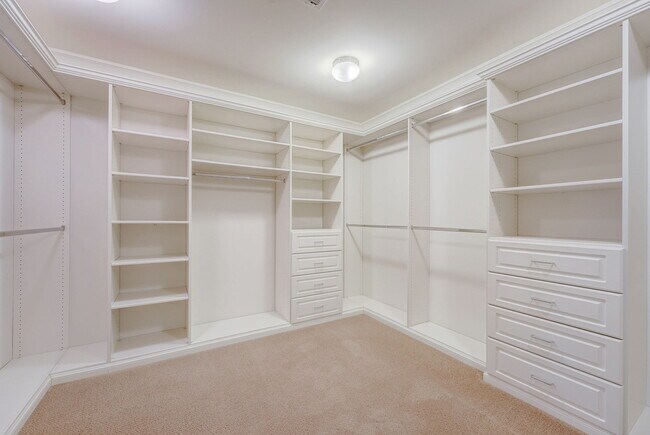 Building Photo - 140 Emerald Estates Ct