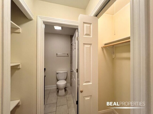 Building Photo - 0 bedroom in CHICAGO IL 60614