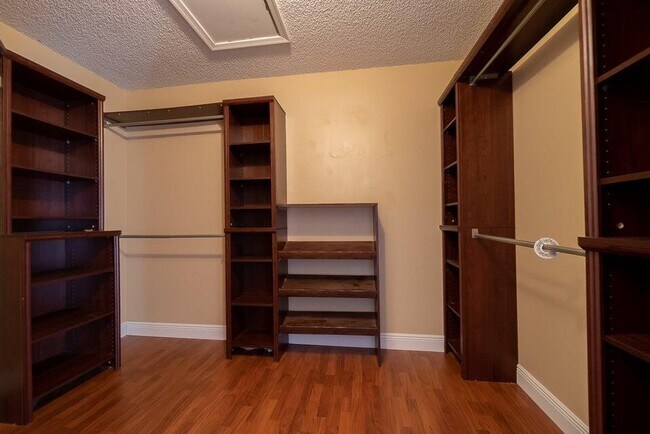 Building Photo - 7227 Chesapeake Cir