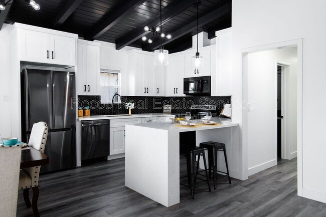 Building Photo - 8331 Neva Ave