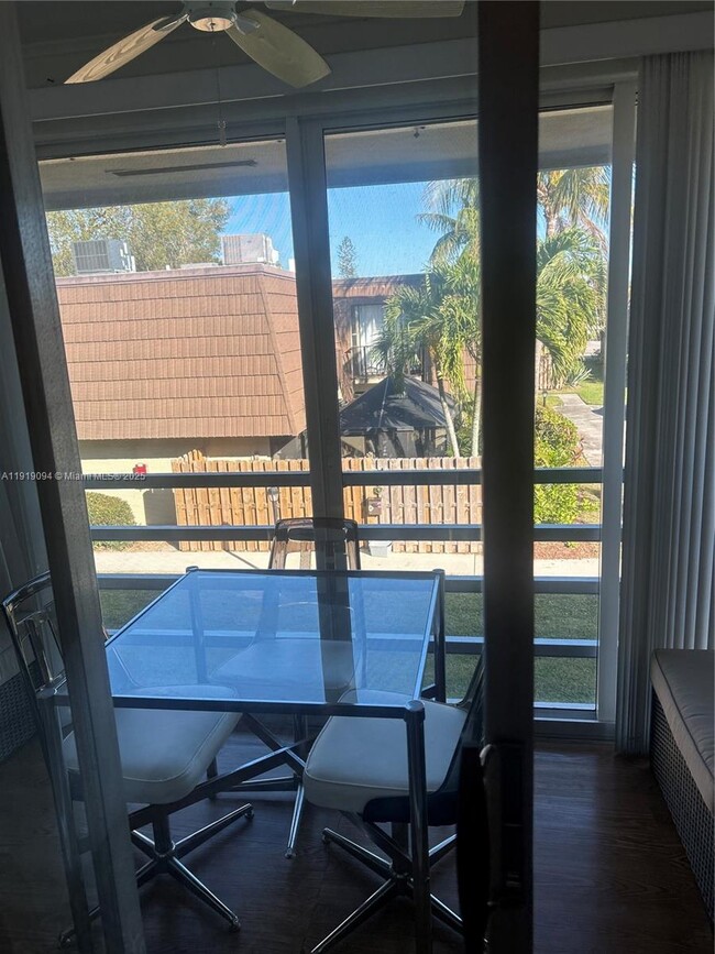 Building Photo - 1166 6th Ave