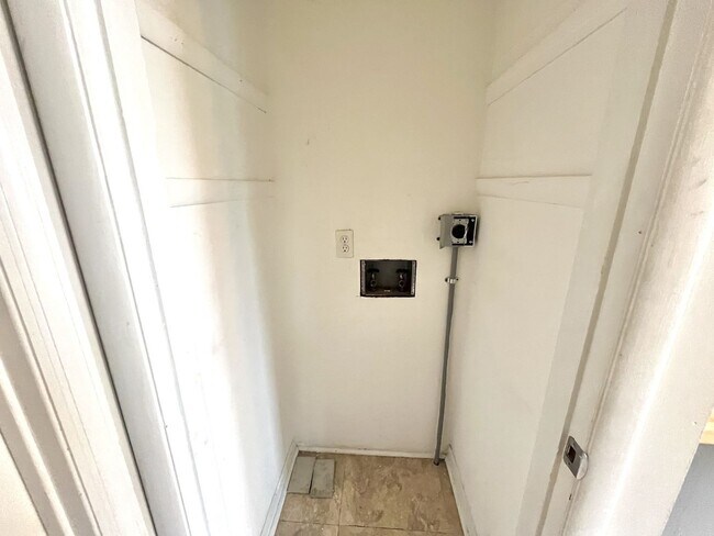 Building Photo - COMING SOON! Nashville! View the river from your back deck!