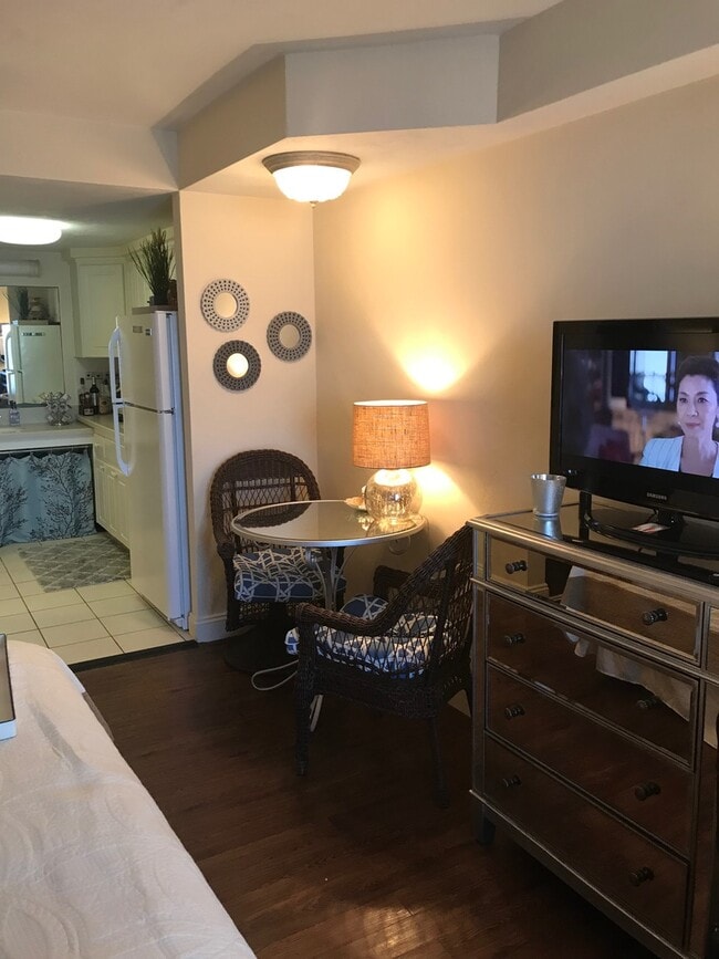 Building Photo - Ocean FRONT Studio! Amazing and must see! DEPOSIT-FREE Renting option thru OBLIGO! Deposit Altern...