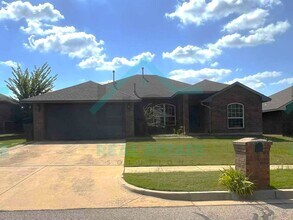 Building Photo - 4 Bedroom in Norman