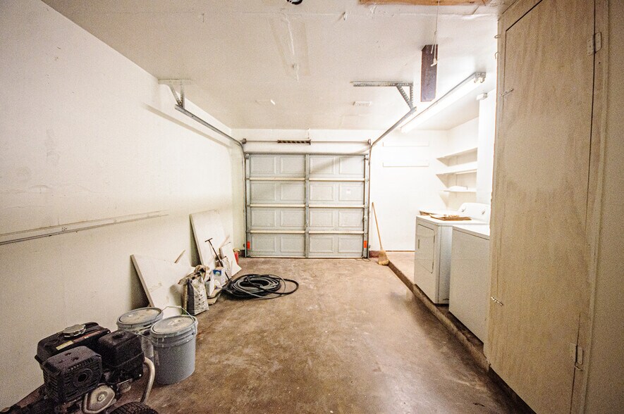 Building Photo - 6208 Glen Meadow Dr