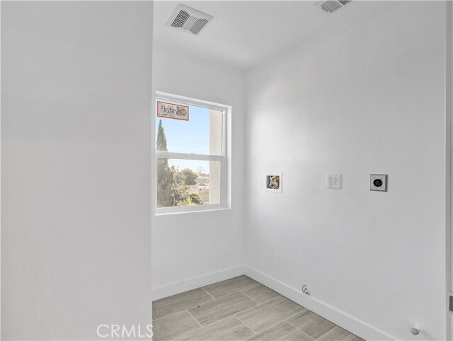 Building Photo - 1231 S Rowan Ave