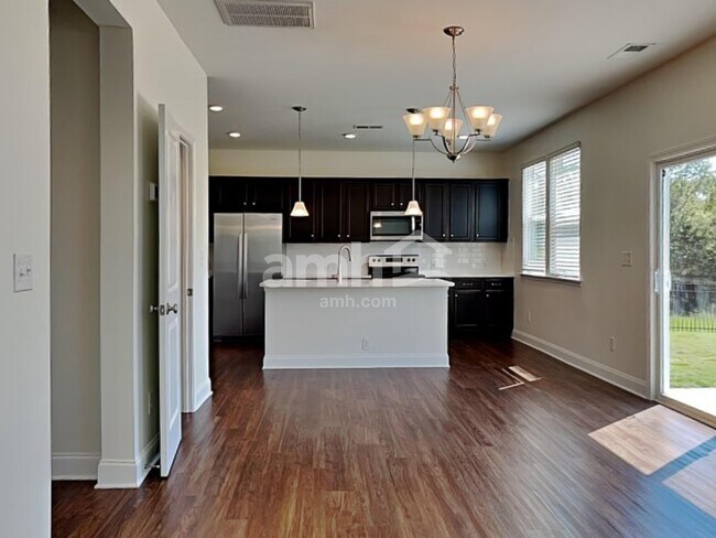 Building Photo - 120 Cairo Ct