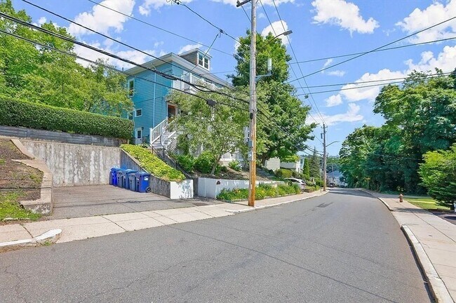 Building Photo - 25 Brayton Rd