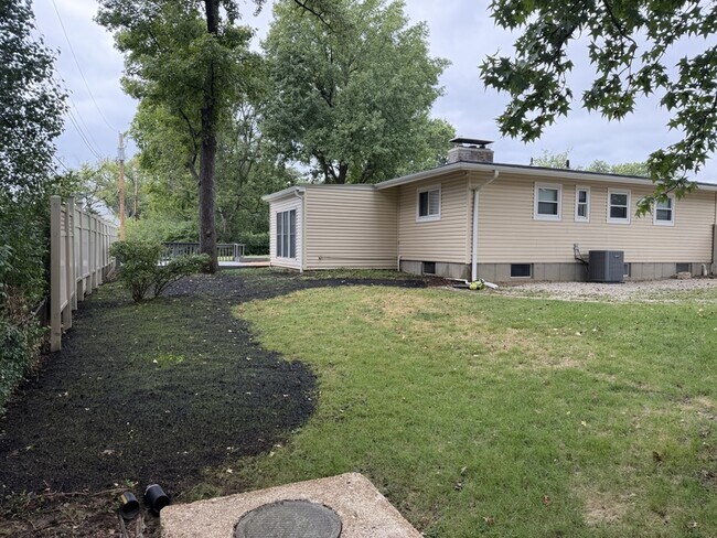 Building Photo - 8747 Kathy Ct