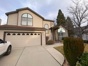 Building Photo - NW Reno - Summit Ridge - 4 Bed 2.5 Bath