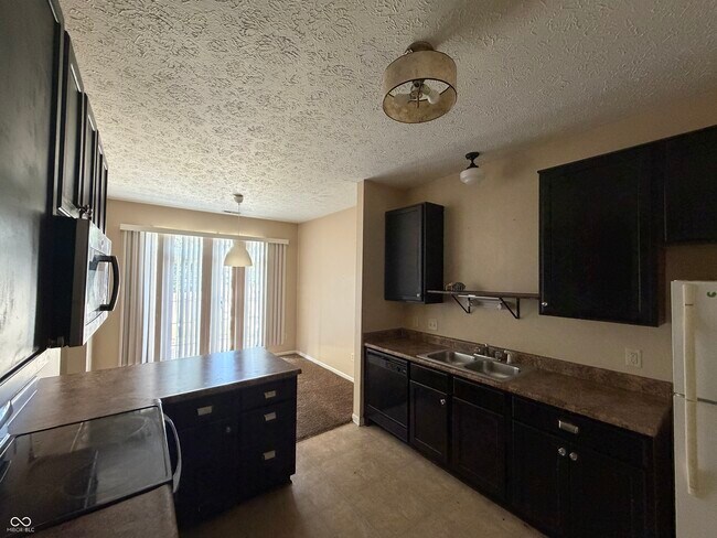 Building Photo - 2424 Boyer Ln