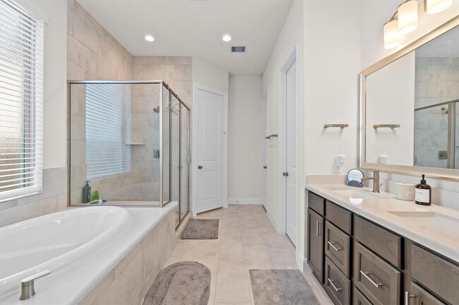 Building Photo - 12826 Raemoir Dr