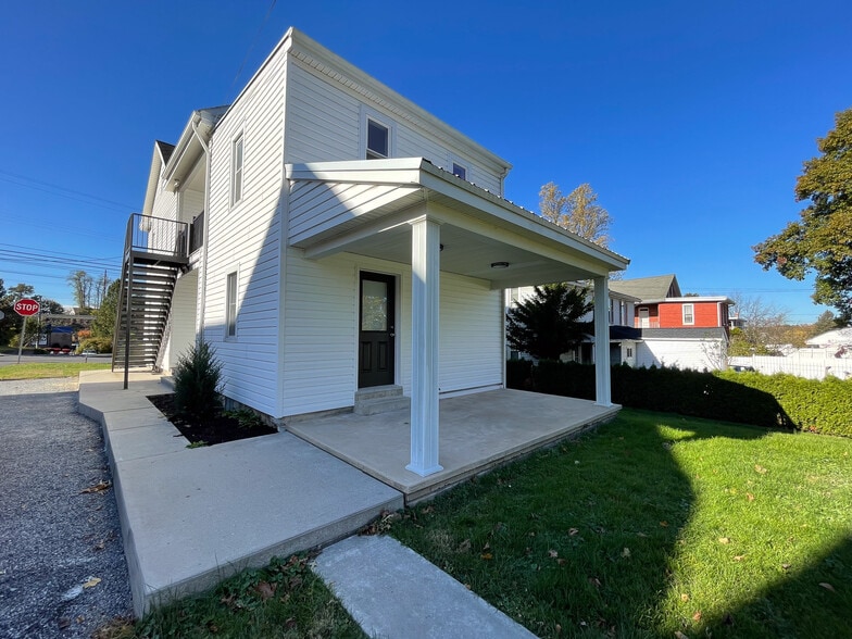 Building Photo - 635 S Market St