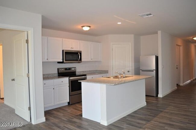 Building Photo - 2367 Oakmont Ln