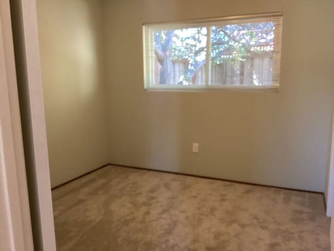 Building Photo - Westside property