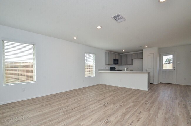 Building Photo - 18119 Rockvine Dr
