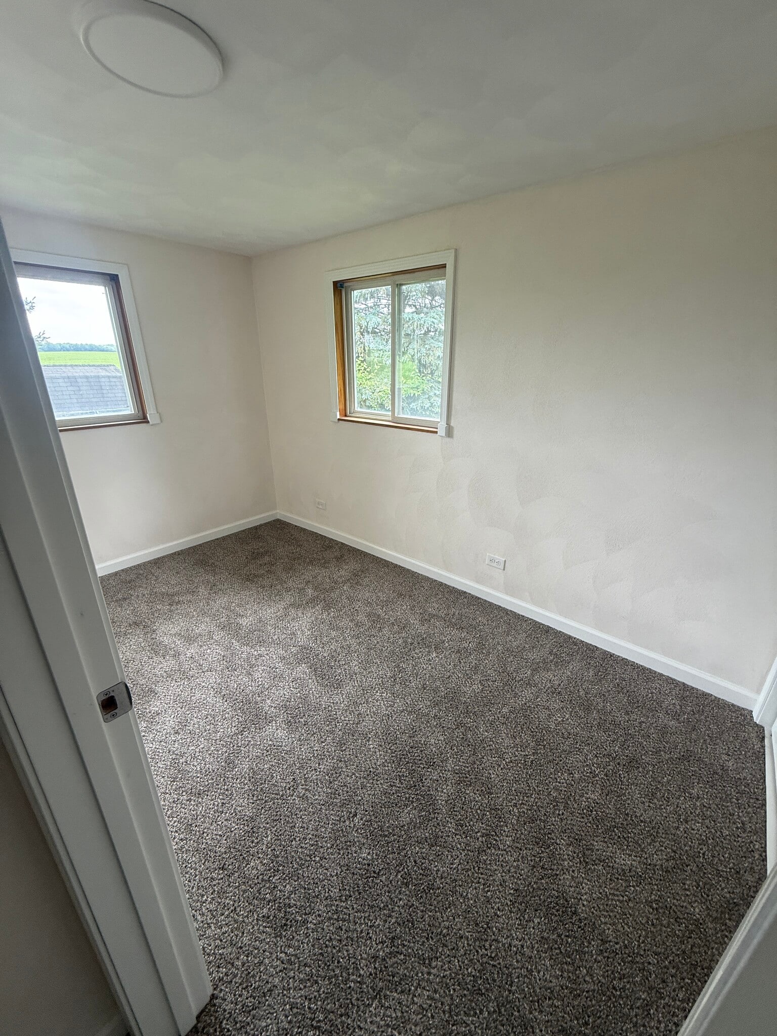 Building Photo - 16664 J Dr S