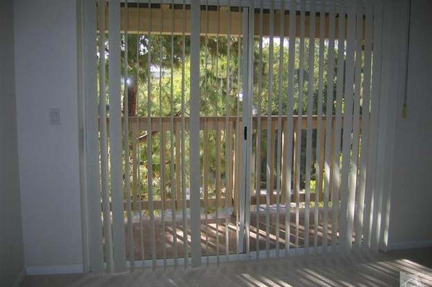 Building Photo - 640 Indian Oak Ln