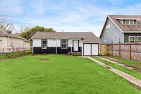 Building Photo - 125 18th Ave N