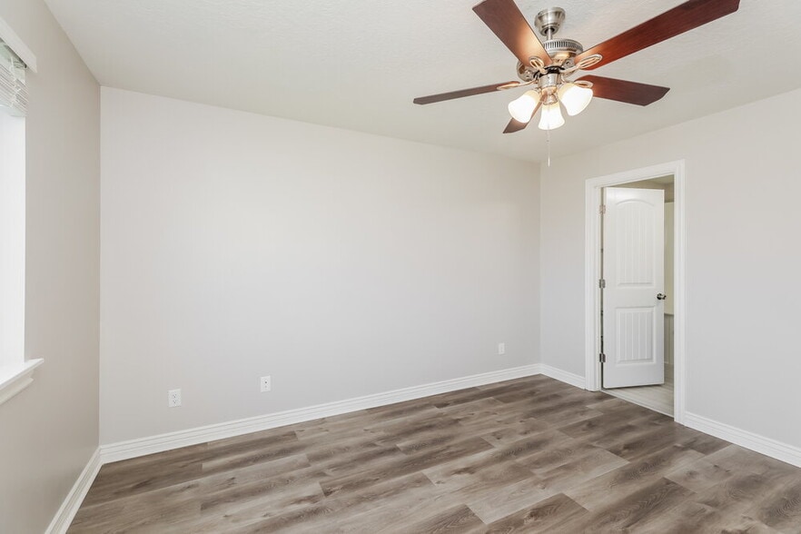 Building Photo - 1681 E Tumwater Ln