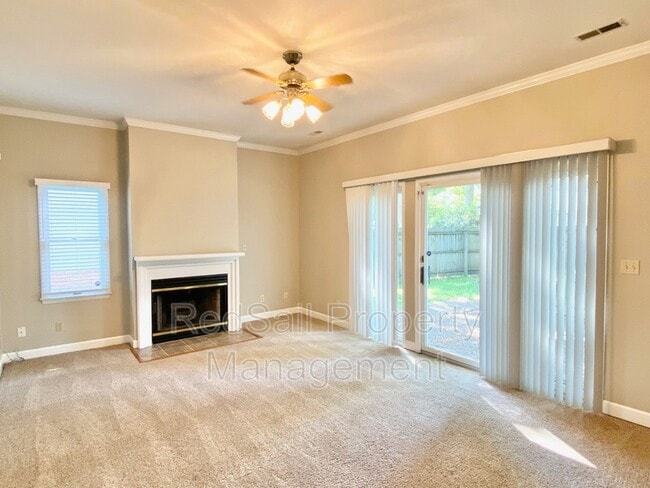 Building Photo - 203 Monty Manor