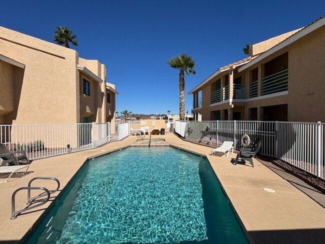 Building Photo - 2Br 2Ba Condo McCormick area w/Garage, Pool