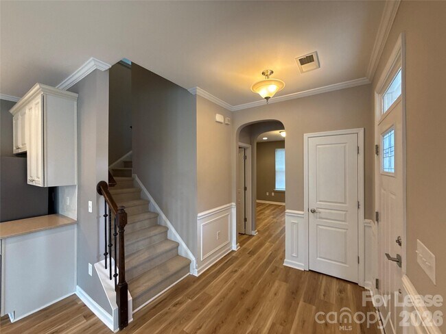 Building Photo - 5818 Glenmore Garden Dr
