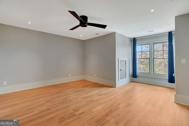 Building Photo - 10659 Serenbe Ln