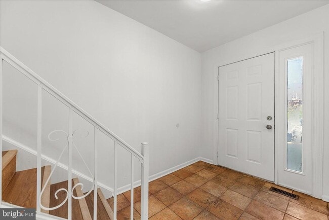 Building Photo - 6911 Cipriano Woods Ct