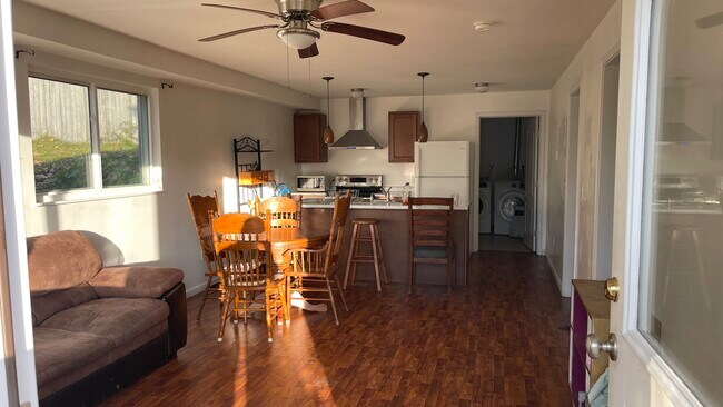 Building Photo - 12 Peregrine Way