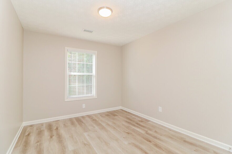Building Photo - 2975 Northcliff Dr