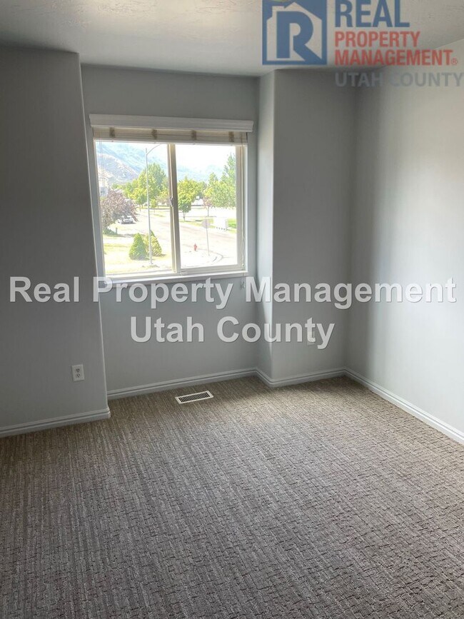 Building Photo - Spanish Fork Home