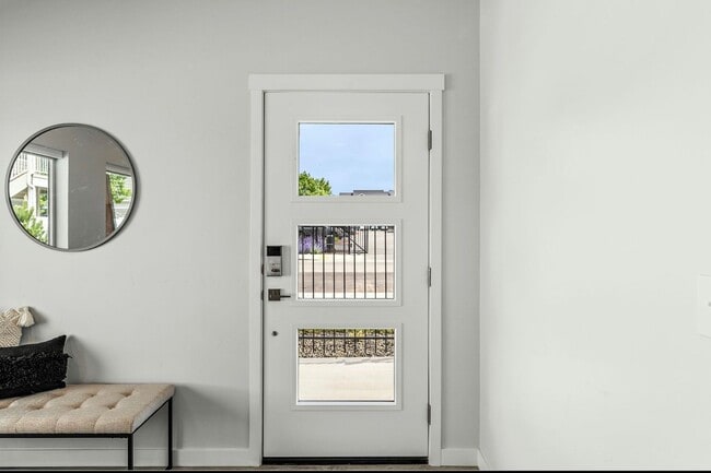 Building Photo - Boise 3 Bed 2.5 Bath 2 Car Garage Townhome AVAILABLE NOW!  $500 RENT CREDIT AT MOVE IN!