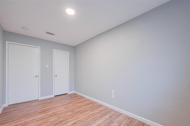 Building Photo - 6452 Kentwick Dr