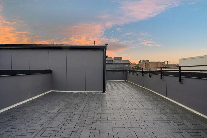 Building Photo - 2433 S Plum St