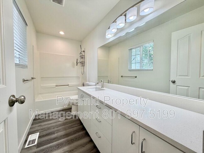 Building Photo - 3178 S 945 E