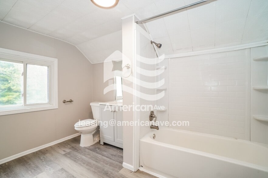 Building Photo - 754 McKinley Ave