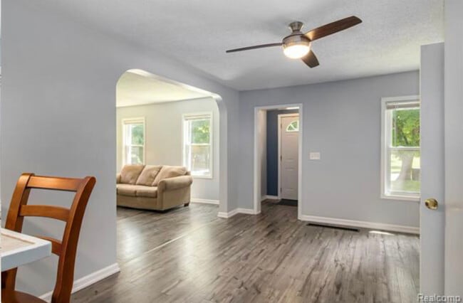 Building Photo - 388 Hillsdale St