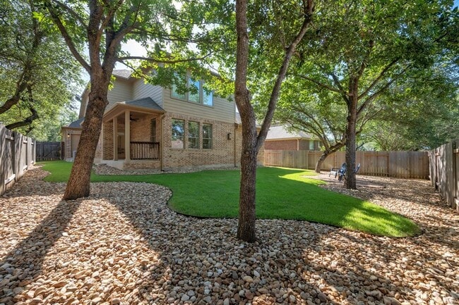 Building Photo - 8620 Alophia Dr