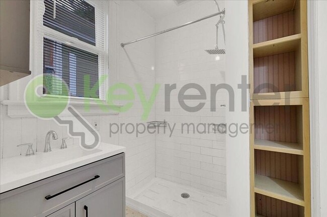 Building Photo - 1827 T St