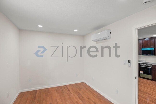 Building Photo - 4564 Angeles Ave