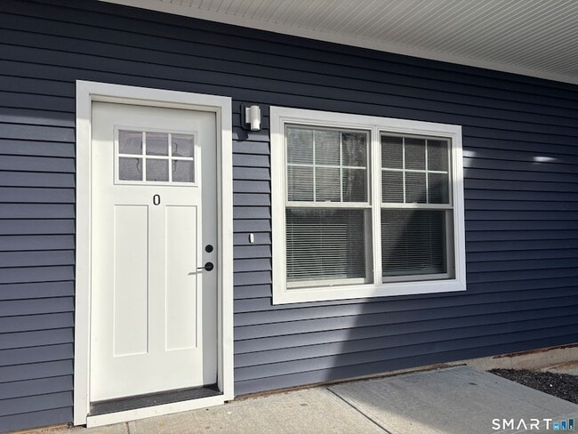 Building Photo - 303 Norwich-New London Turnpike