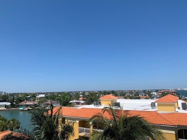 Building Photo - Luxury furnished intercoastal condo