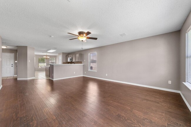 Building Photo - 1311 Wenatchee Dr