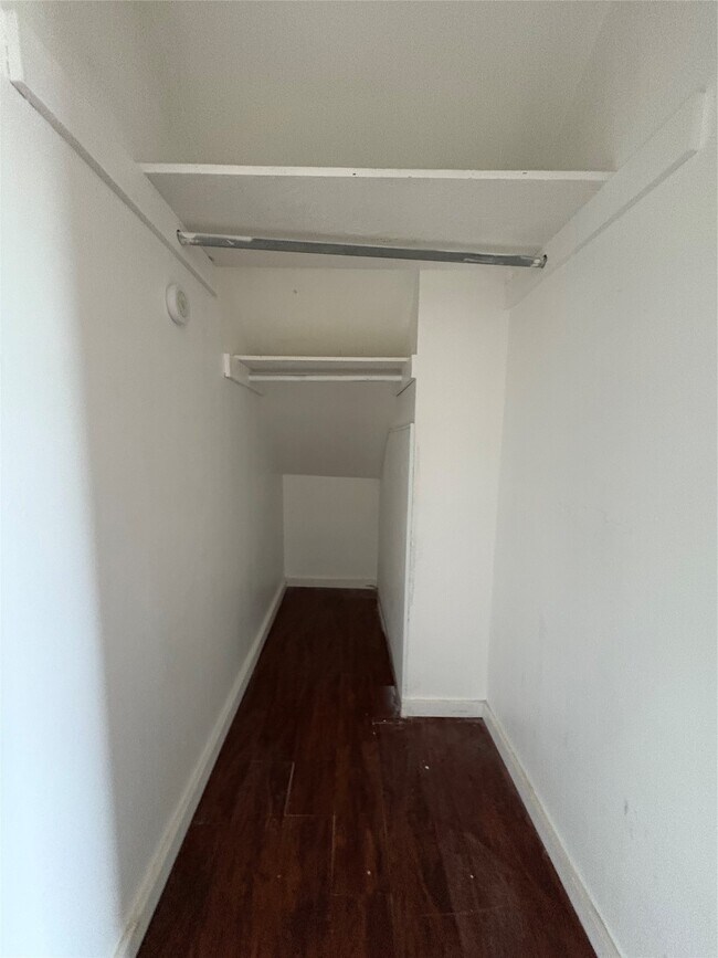 Building Photo - 38 Carroll St