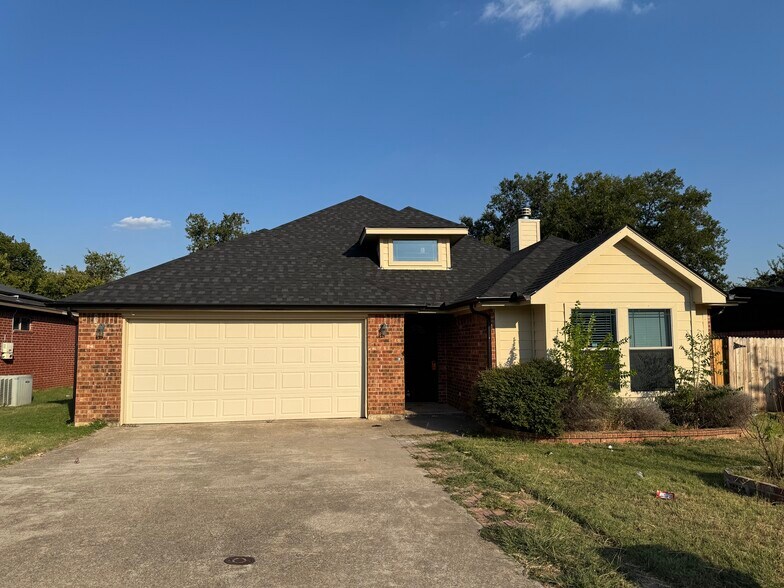 Primary Photo - 6611 Rockdale Rd