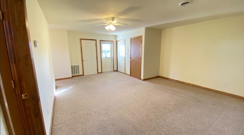 Building Photo - 525 Sir Benjamin Way